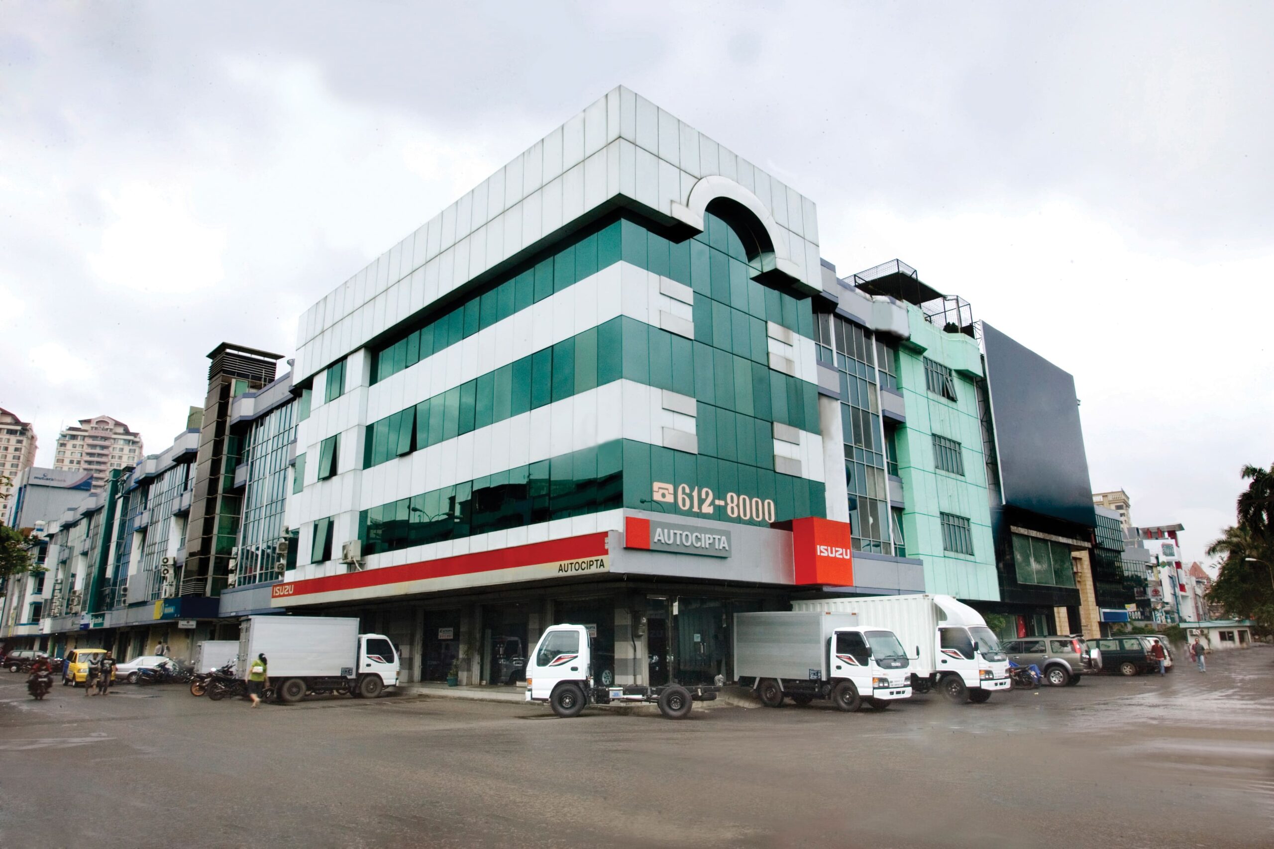 dealer isuzu mangga dua