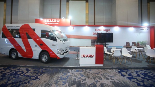 Upaya Isuzu Hadirkan Transportasi yang Aman & Nyaman dengan Traga Bus