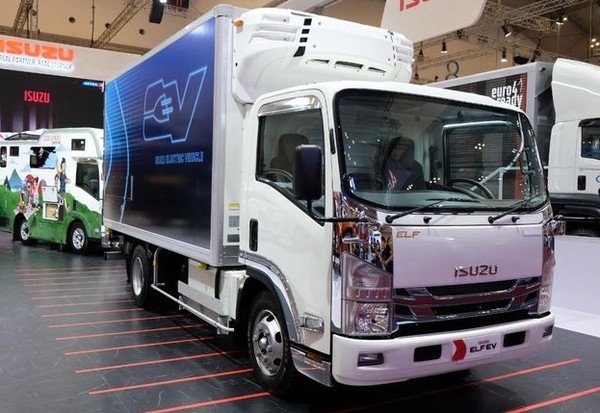 Pemerintah Mau Kasih Insentif Truk Listrik, Isuzu Bilang Begini