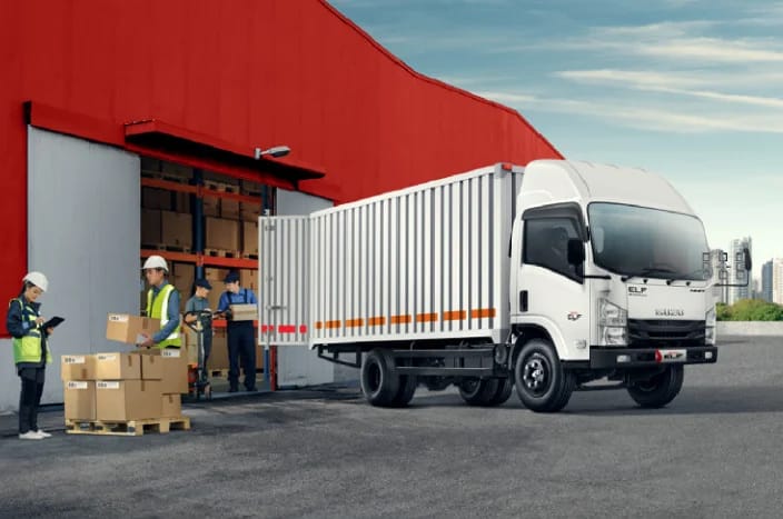 Cari Truk Tangguh Tapi Irit? Intip Informasi Harga Isuzu NMR dan Keunggulannya!